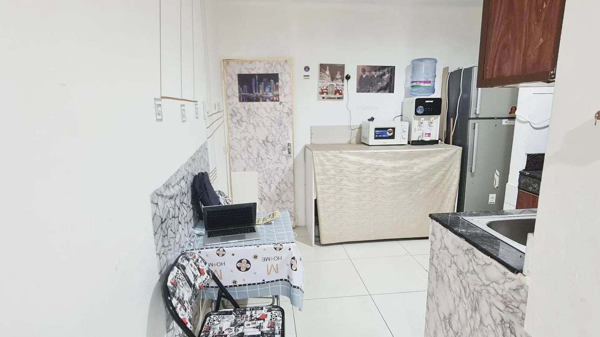 La Gold Hostel Capsule Men'S Dubai United Arab Emirates